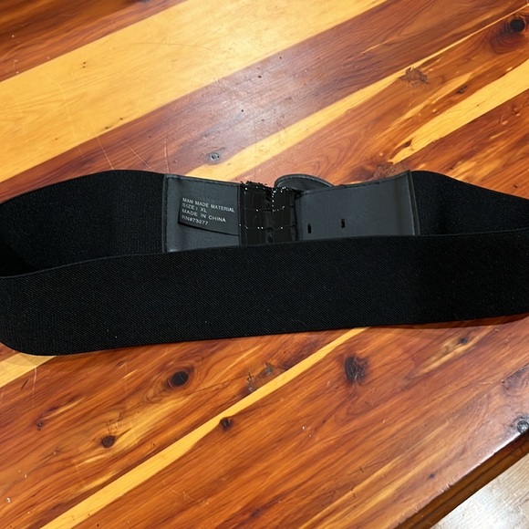 Wide belt - Picture 4 of 4